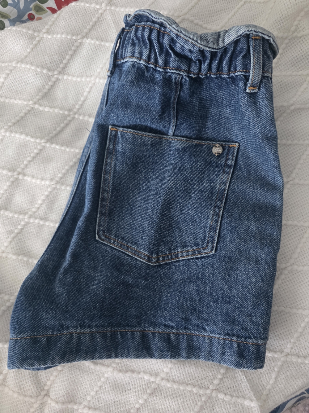 Zara Women's Relaxed Blue Denim Shorts with Elastic Waist